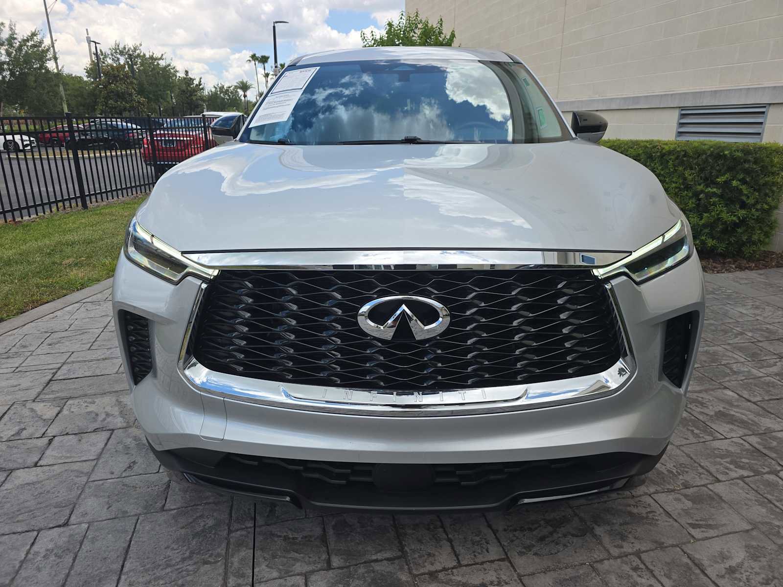 Used 2023 INFINITI QX60 Pure FWD image 2
