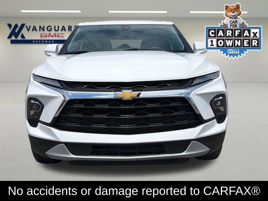 Used 2025 Chevrolet Blazer LT FWD image 2