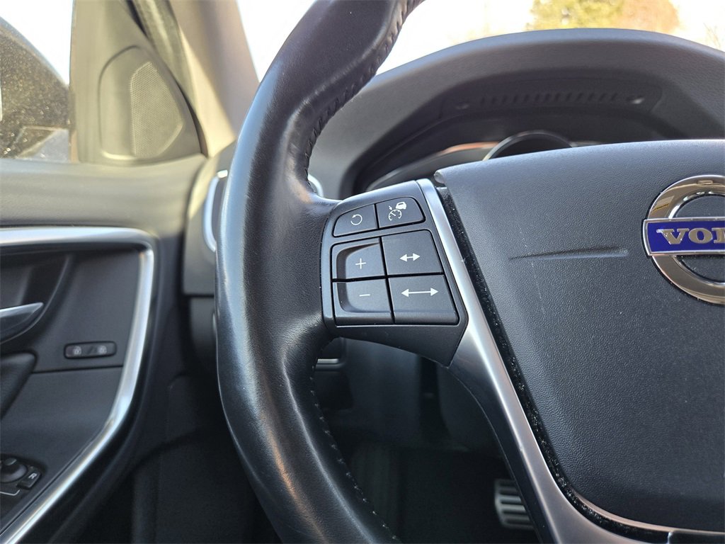 Used 2017 Volvo V60 T5 Cross Country Platinum image 26