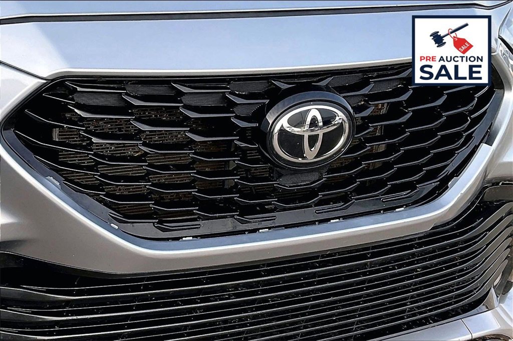 Used 2023 Toyota Highlander XSE image 31