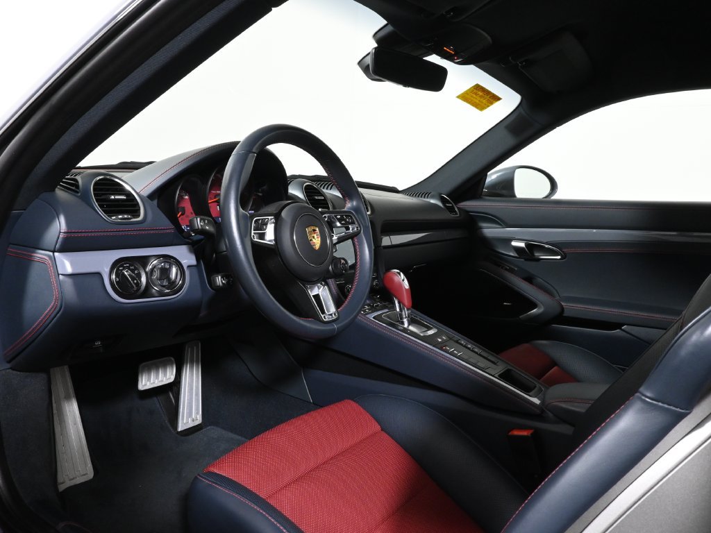 Used 2025 Porsche 718 Cayman S RWD image 4