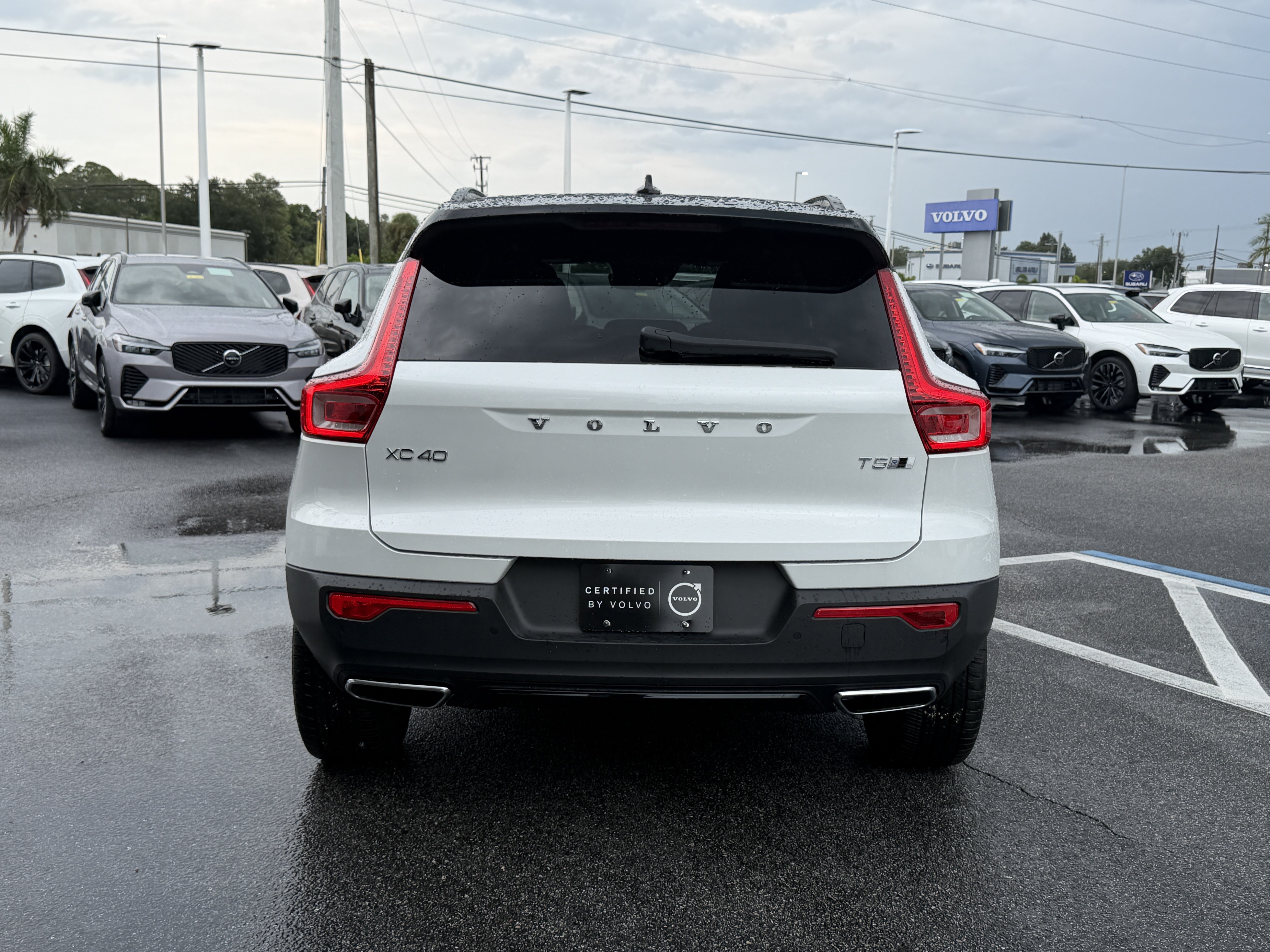 Used 2020 Volvo XC40 T5 R-Design w/ Protection Package Premier AWD/4WD image 4