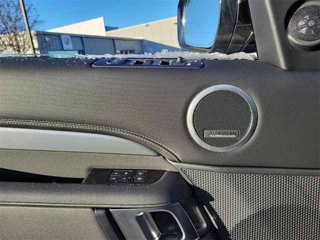 New 2025 Land Rover Discovery Dynamic SE AWD/4WD image 16