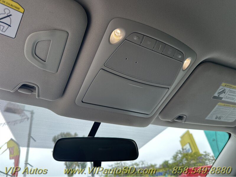 Used 2018 Nissan Rogue SV w/ Premium Package FWD image 25