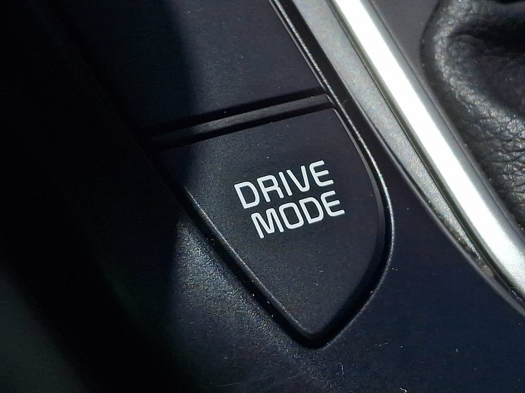 Used 2025 Kia Soul LX w/ LX Technology Package FWD image 23