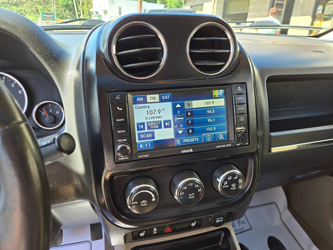 Used 2012 Jeep Patriot Limited w/ Sun/Sound Group AWD/4WD image 13