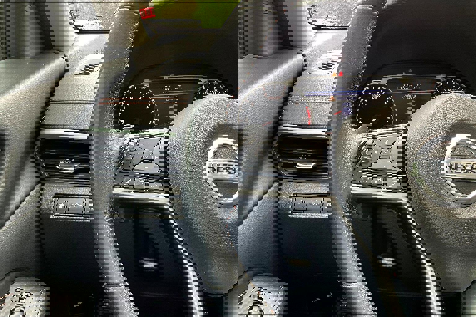 Used 2019 Nissan Altima 2.5 SR w/ SR Premium Package image 13