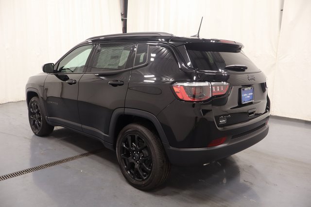 New 2025 Jeep Compass Latitude w/ Sun & Sound Group image 6