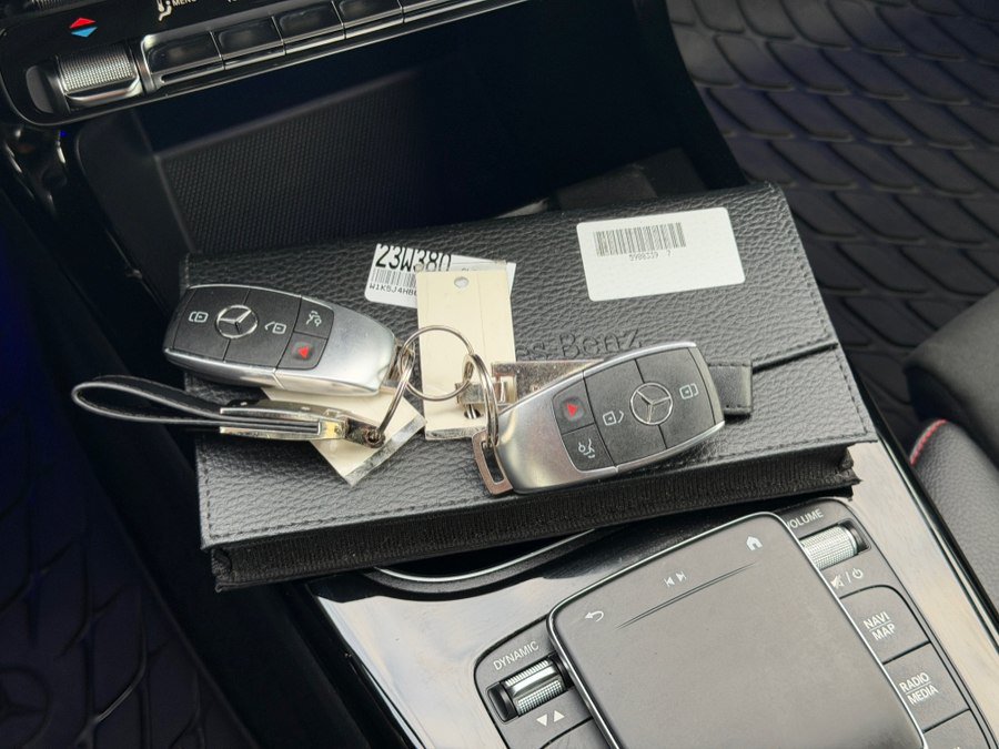Used 2023 Mercedes-Benz CLA 250 4MATIC image 70