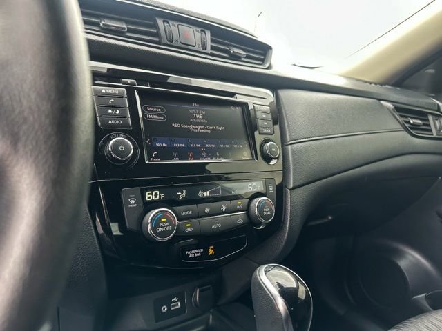 Used 2020 Nissan Rogue SV FWD image 18