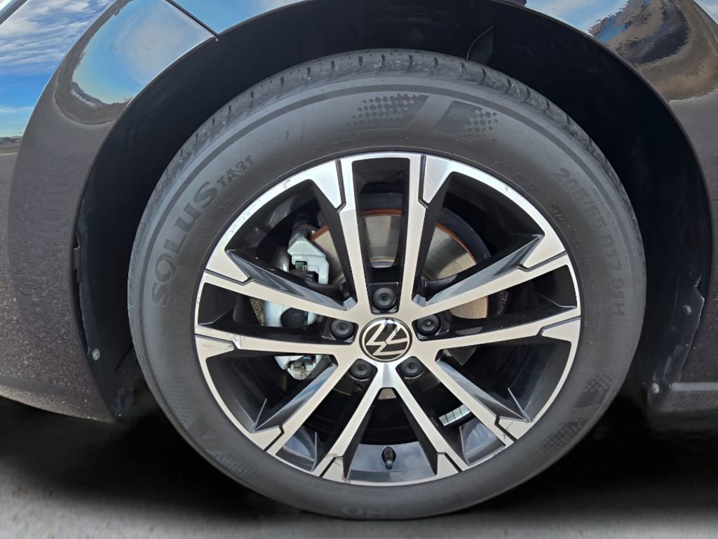 Used 2023 Volkswagen Jetta Sport image 9