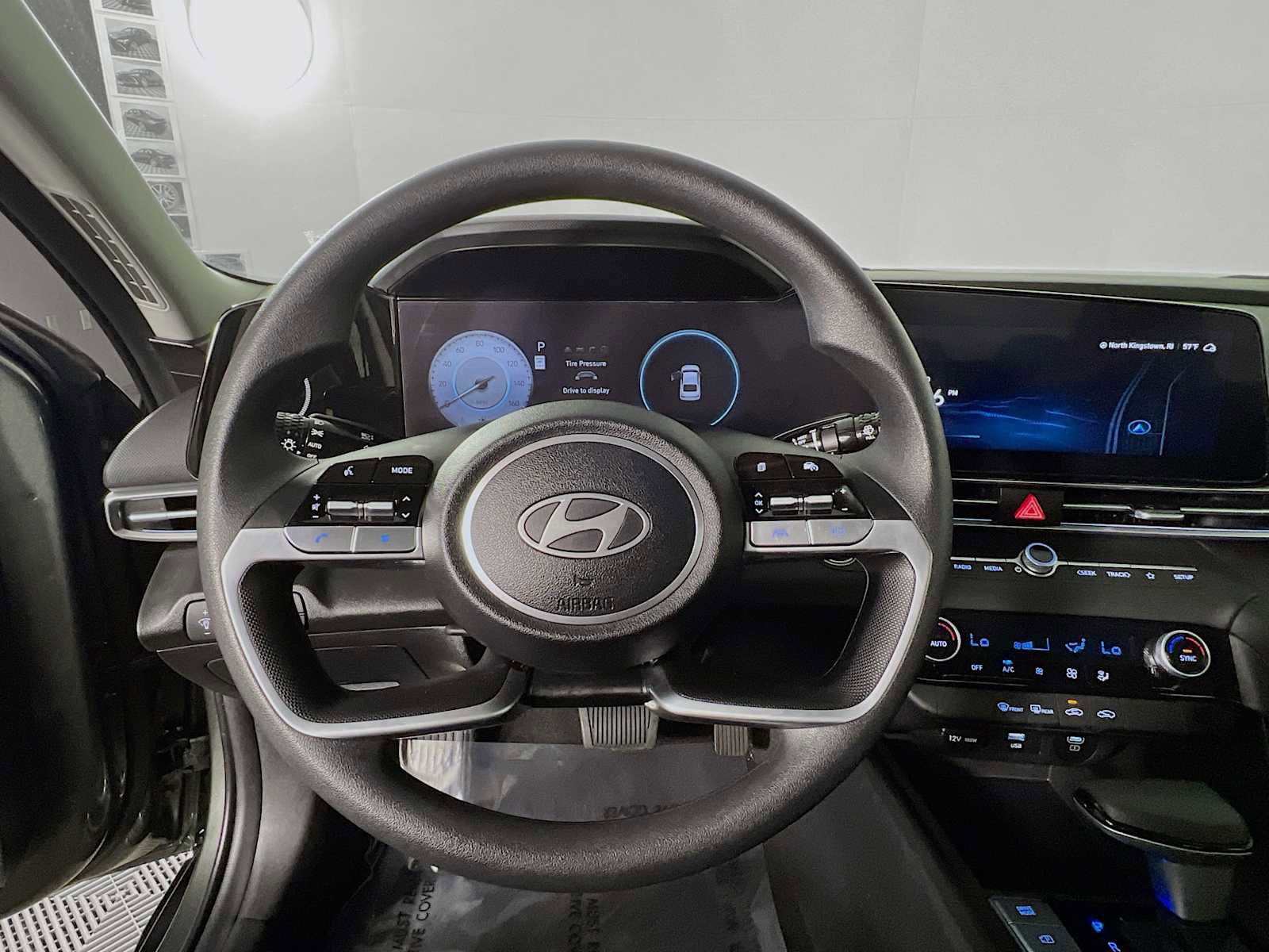 Certified 2024 Hyundai Elantra SEL image 11