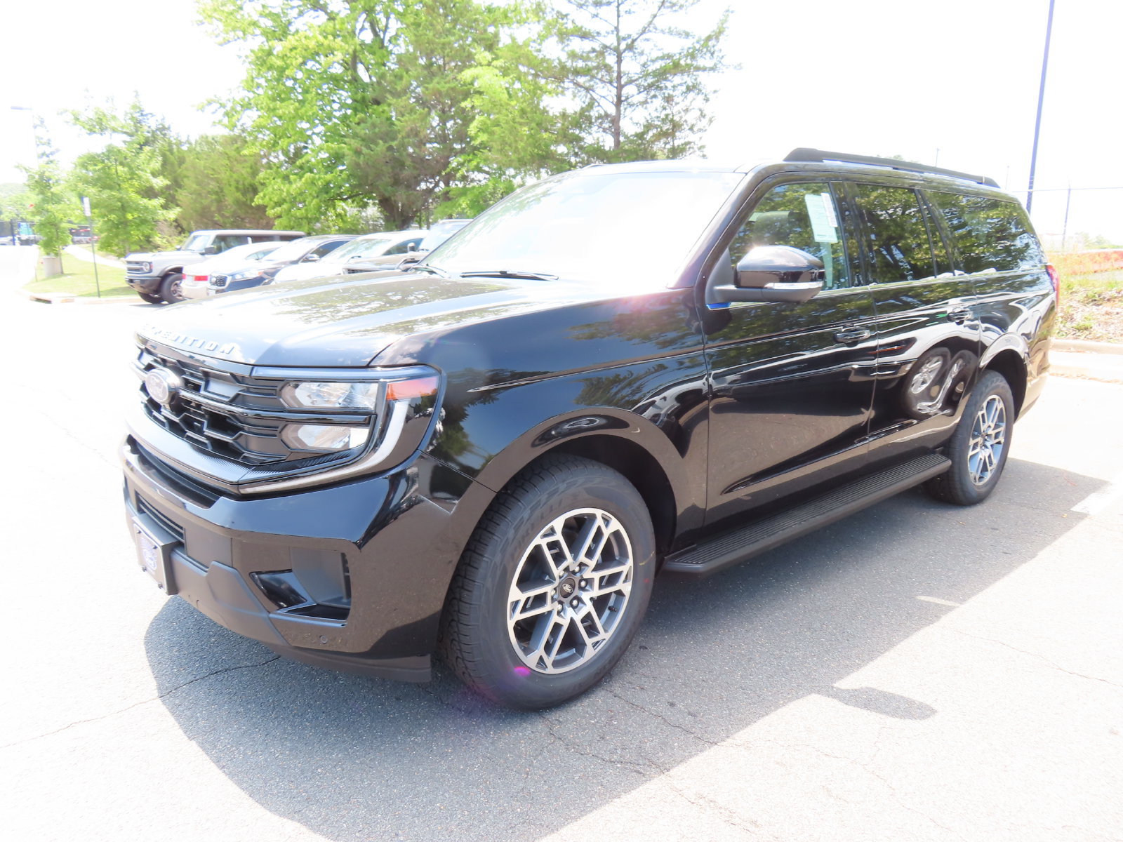New 2026 Ford Expedition Max Active AWD/4WD image 3