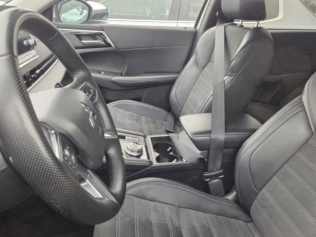 Used 2024 Mitsubishi Outlander SE image 9