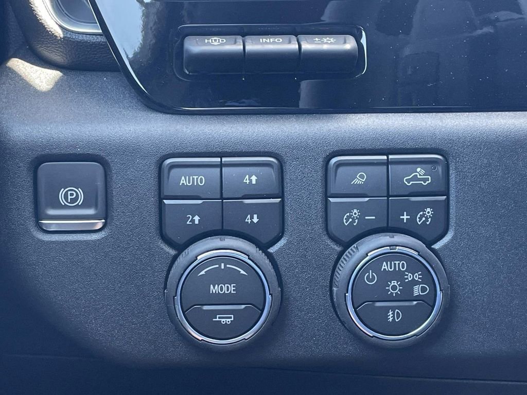 New 2026 Chevrolet Silverado 1500 High Country AWD/4WD image 32