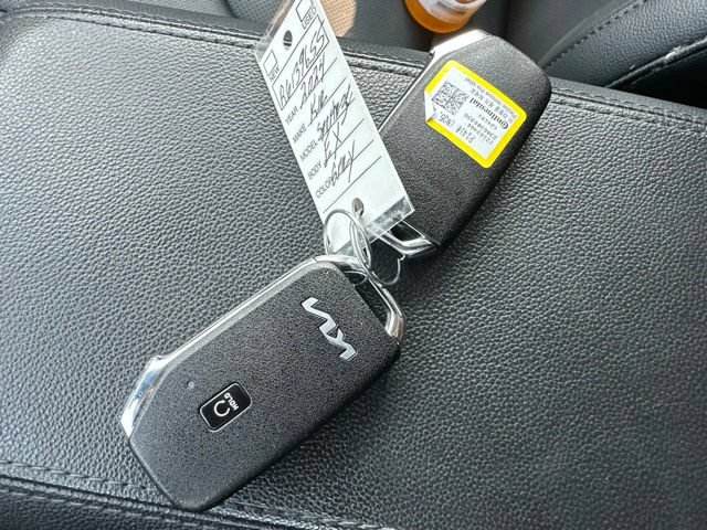 Certified 2024 Kia Sportage EX AWD/4WD image 42