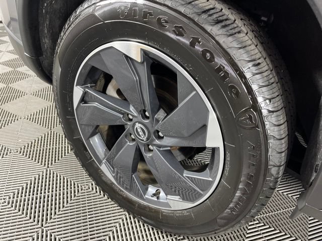 Certified 2025 Nissan Rogue SV FWD image 16