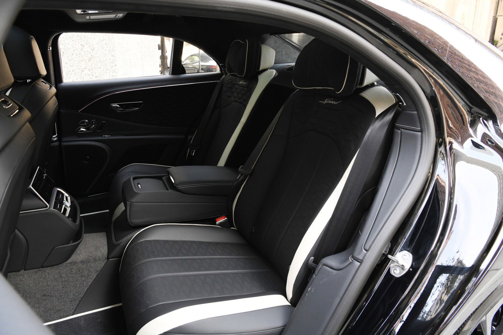 New 2026 Bentley Flying Spur Plug-In Hybrid AWD/4WD image 12