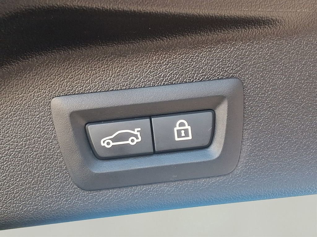 Used 2021 BMW X5 M w/ Executive Package image 28