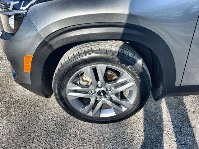 Used 2023 Kia Seltos S image 32
