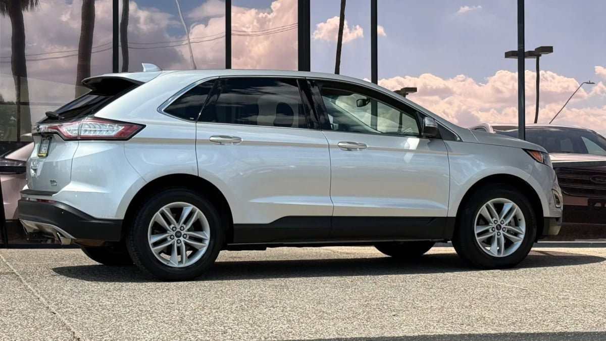 Used 2017 Ford Edge SEL w/ Equipment Group 201A FWD image 13