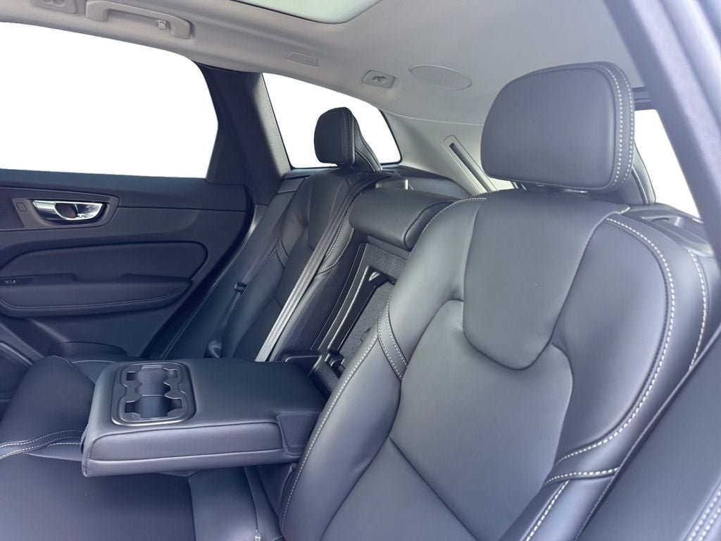 New 2026 Volvo XC60 T8 Ultra w/ Protection Package Premier AWD/4WD image 24