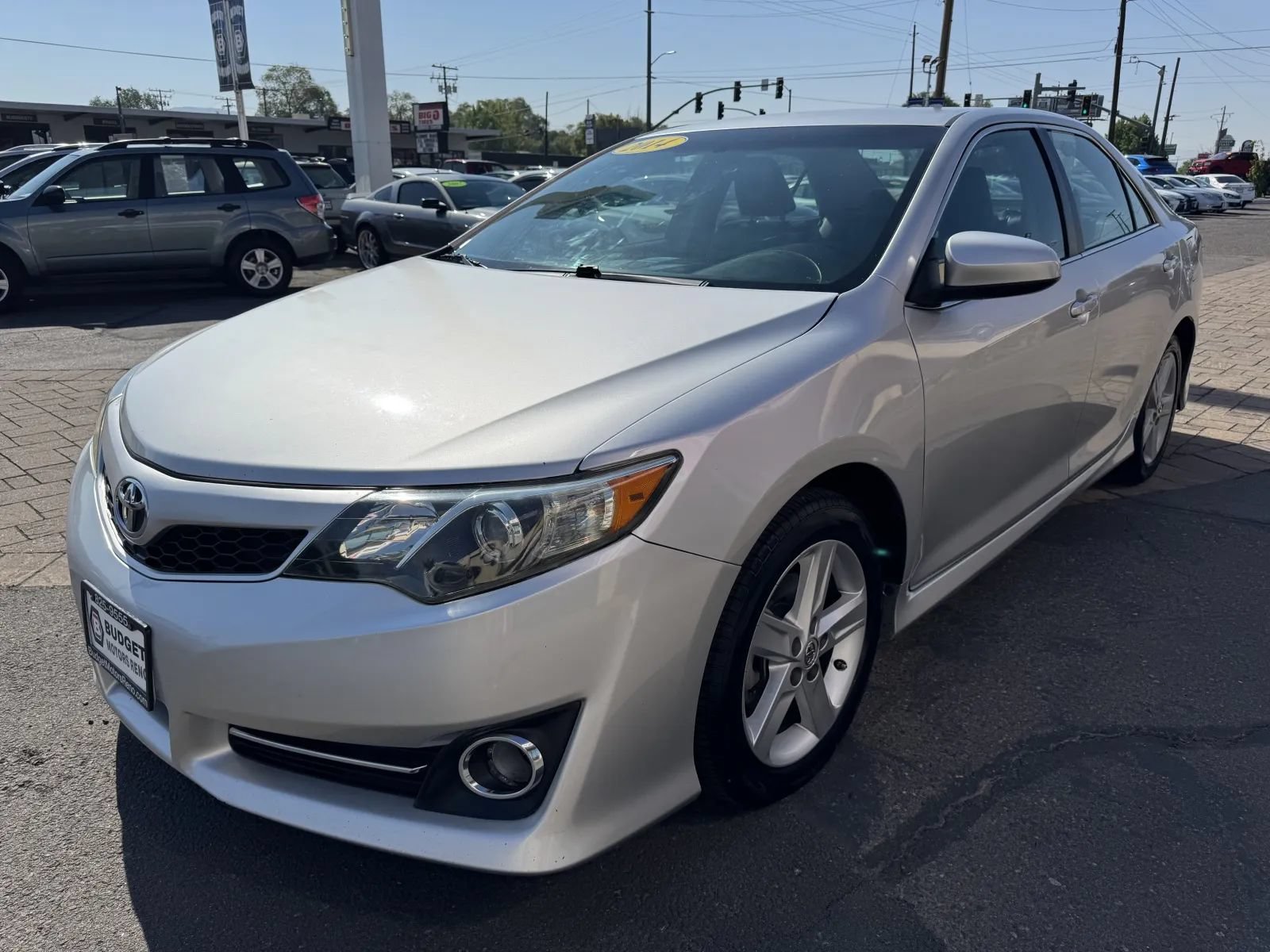 Used 2014 Toyota Camry SE FWD image 6