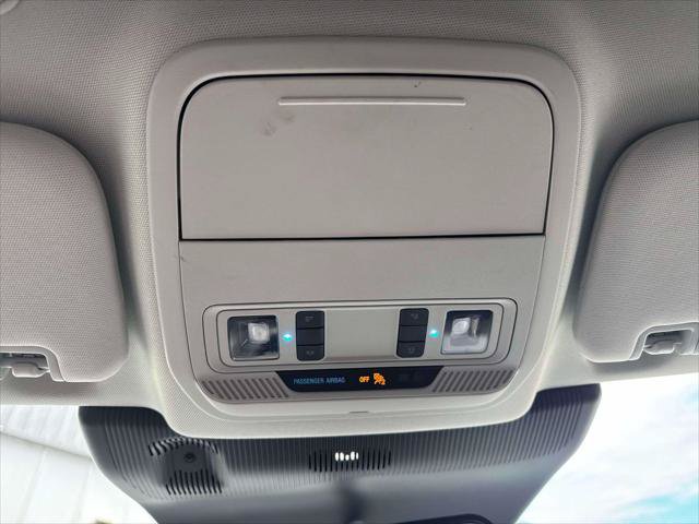 Used 2025 Ford Explorer Active AWD/4WD image 32