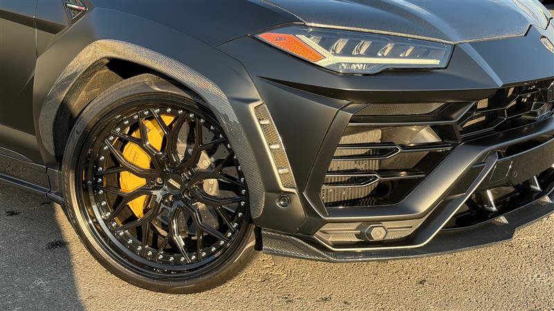 Used 2021 Lamborghini Urus AWD/4WD image 15