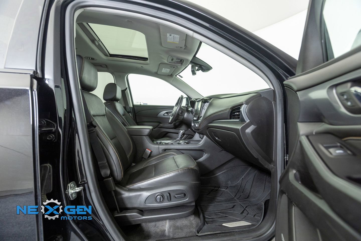 Used 2020 Chevrolet Traverse Premier w/ Redline Edition image 39