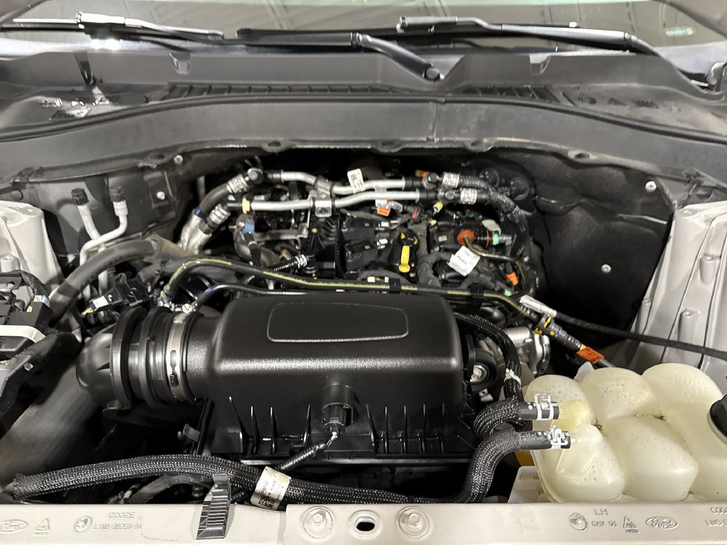 Used 2021 Ford Explorer XLT AWD/4WD image 25