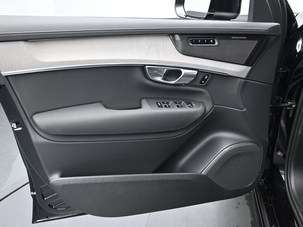 New 2026 Volvo XC90 B6 Ultra image 23