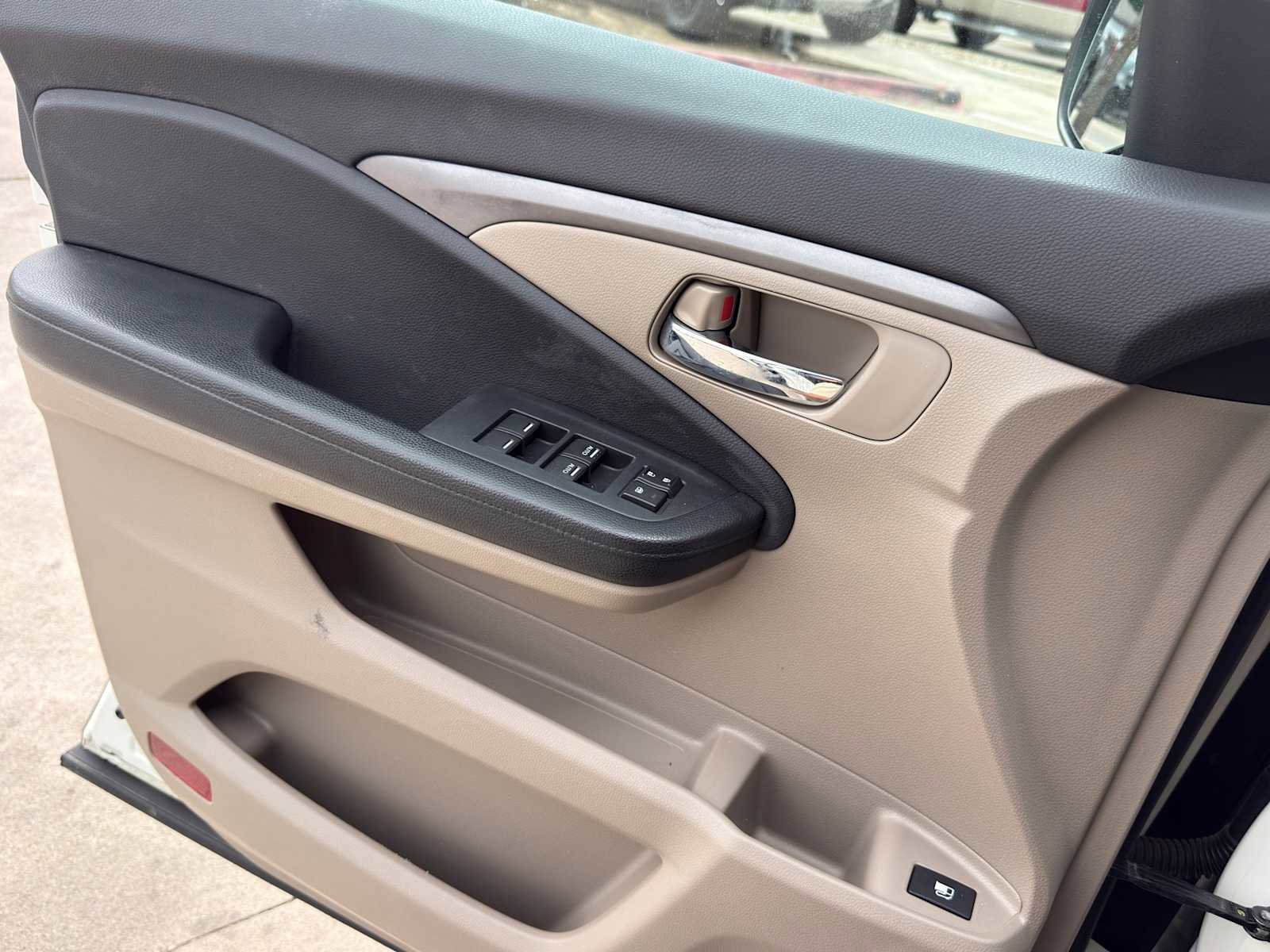 Used 2016 Honda Pilot LX image 18