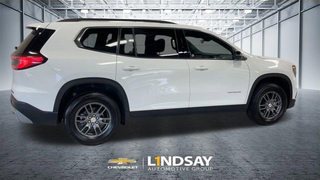 Used 2025 GMC Acadia Elevation FWD image 2
