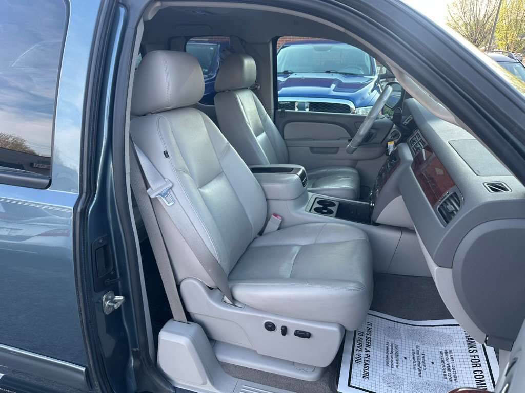 Used 2013 Chevrolet Silverado 1500 LTZ w/ LTZ Plus Package AWD/4WD image 11