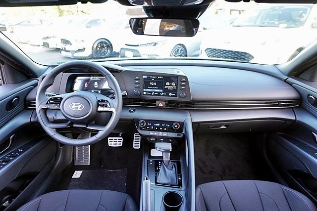 New 2026 Hyundai Elantra Sport FWD image 20