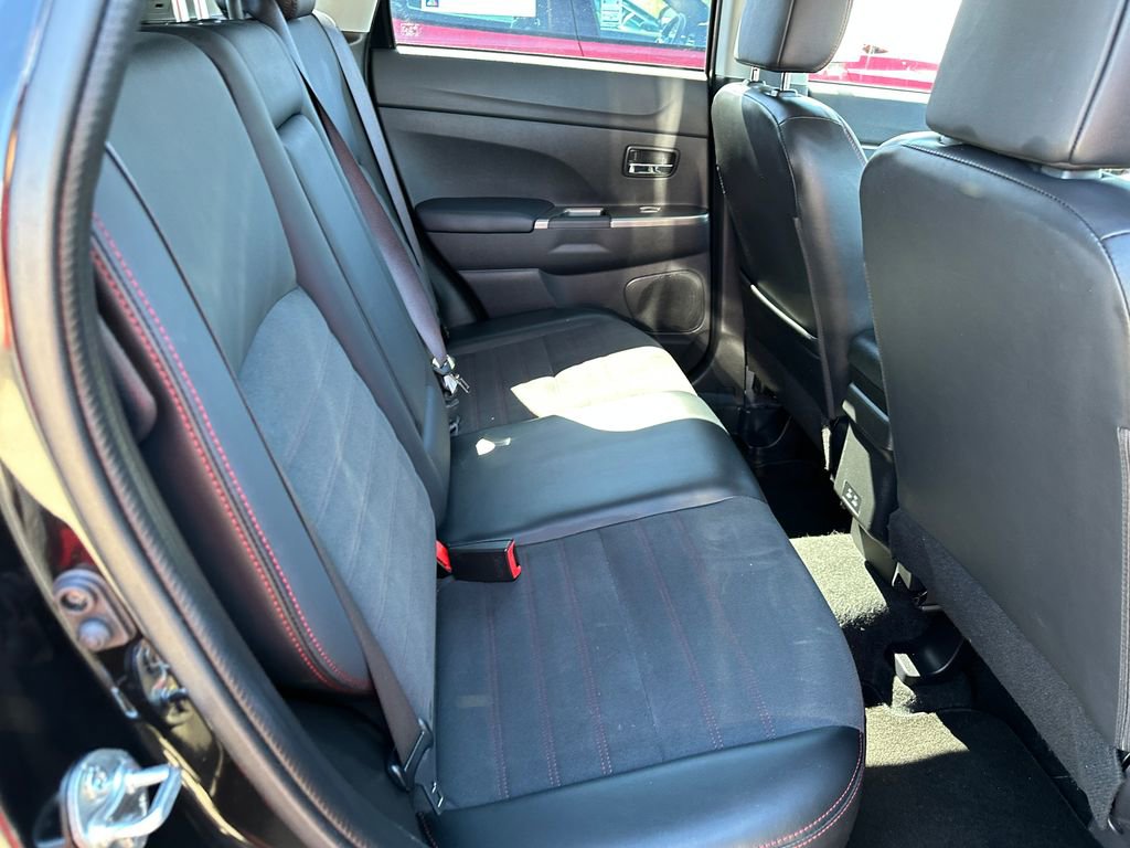 Used 2025 Mitsubishi Outlander Sport SE image 16