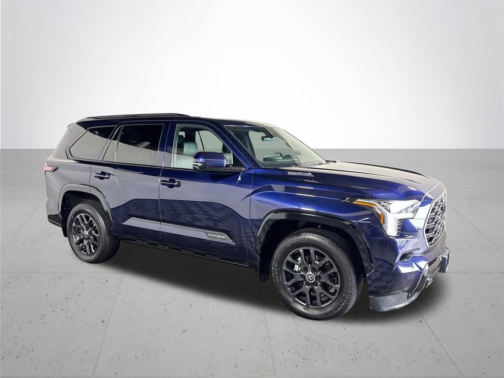 Used 2024 Toyota Sequoia Platinum AWD/4WD image 4