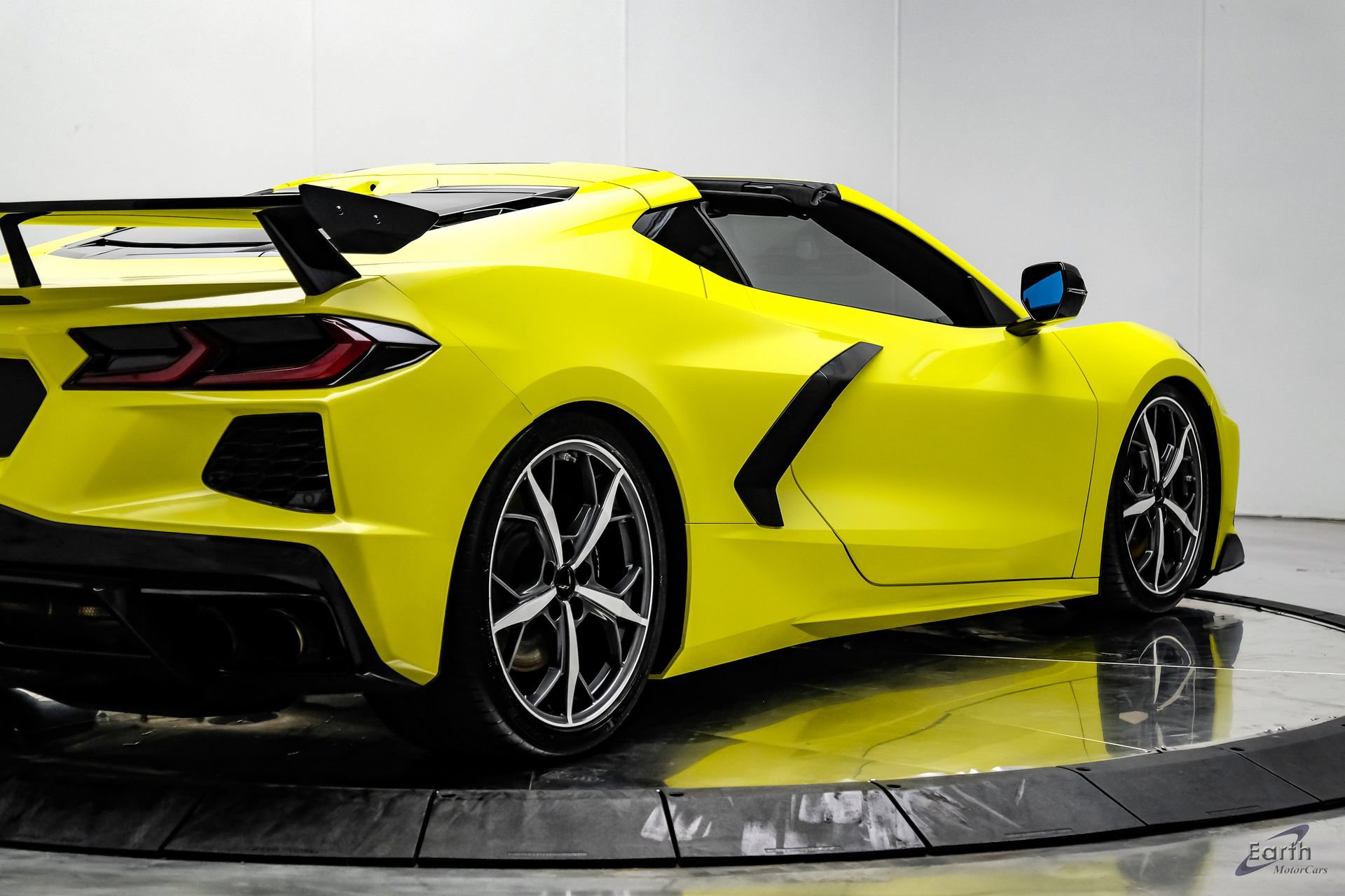 Used 2021 Chevrolet Corvette Stingray Premium Cpe w/ Z51 Performance Package RWD image 22