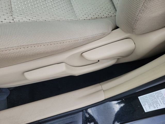 Used 2014 Toyota Camry L FWD image 19