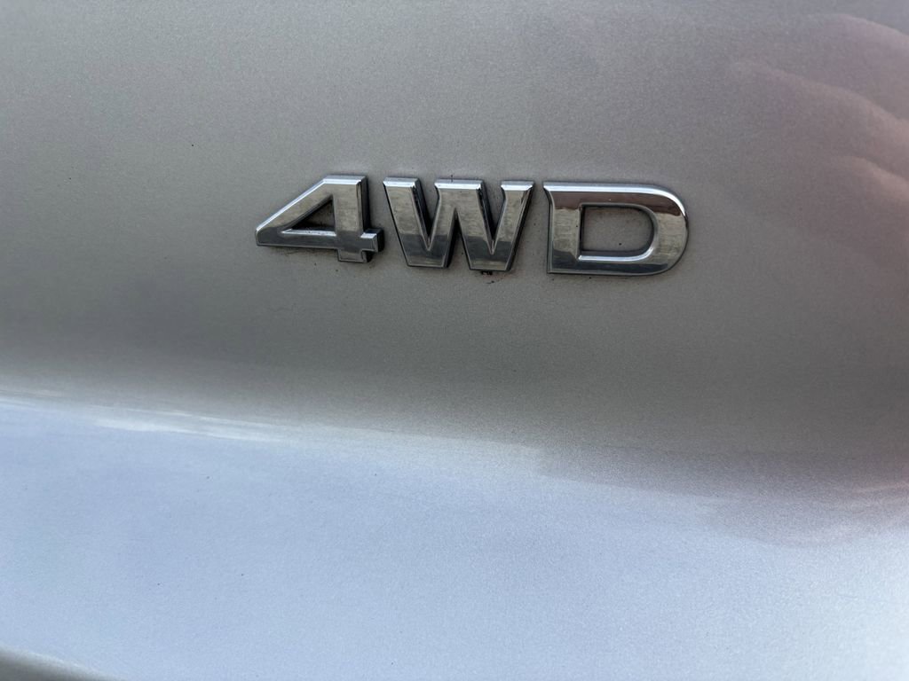 Used 2025 Nissan Pathfinder SV AWD/4WD image 12