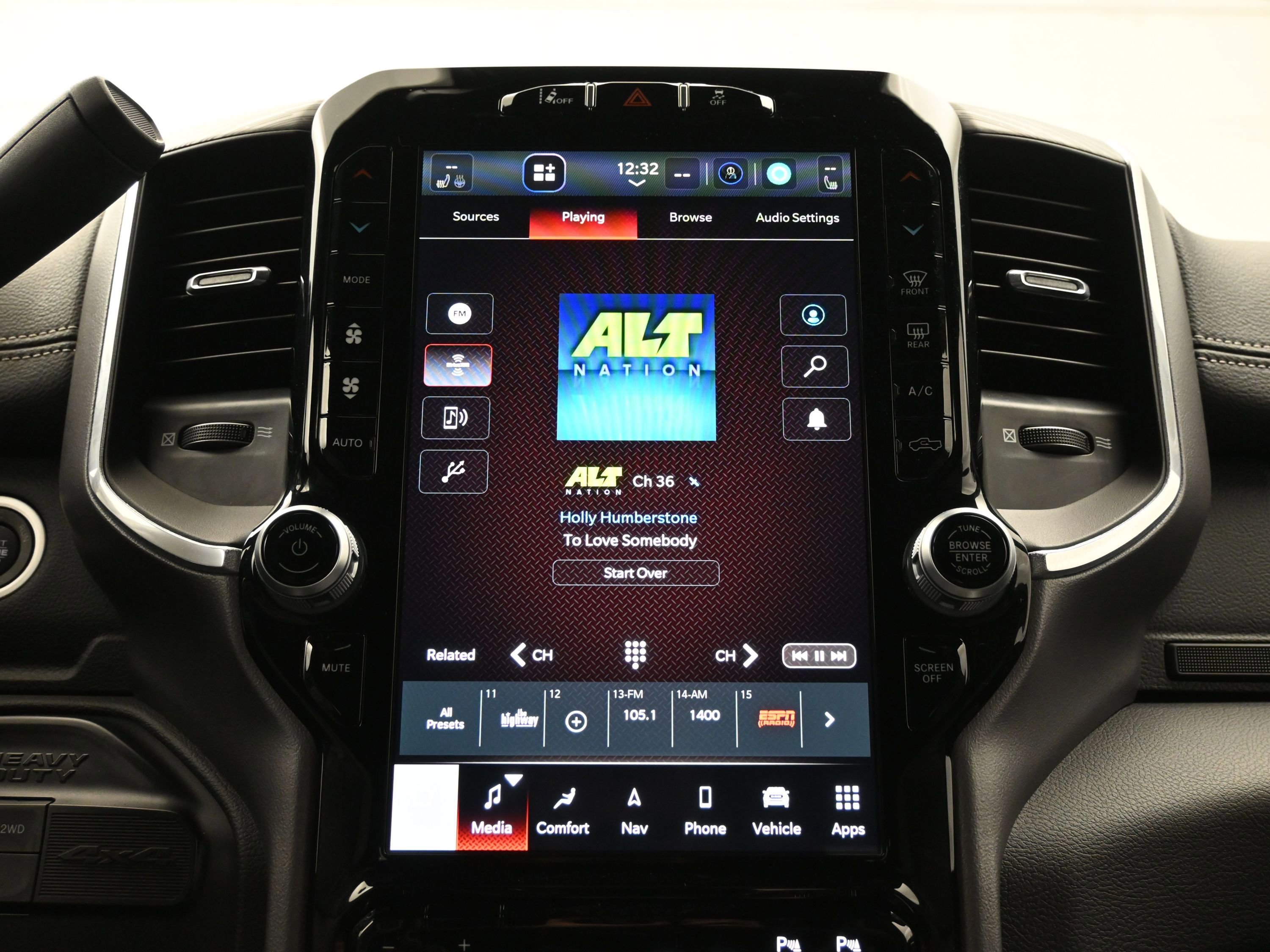 Used 2023 RAM 2500 Laramie AWD/4WD image 29