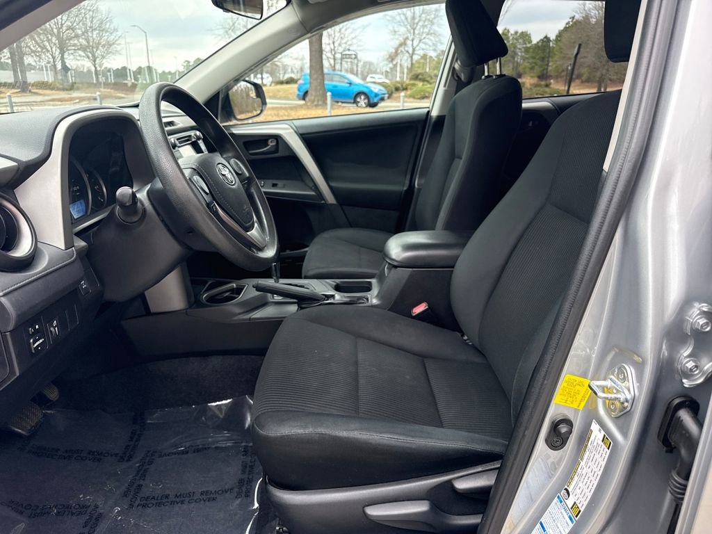 Used 2016 Toyota RAV4 LE image 22