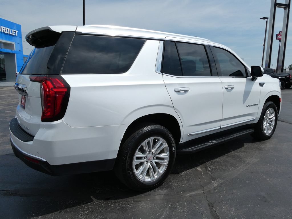 Certified 2024 GMC Yukon SLT w/ SLT Luxury Package AWD/4WD image 5