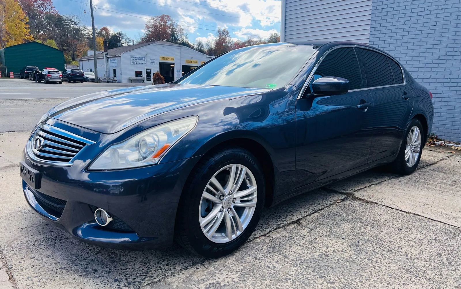 Used 2011 INFINITI G37 Journey w/ Premium Pkg