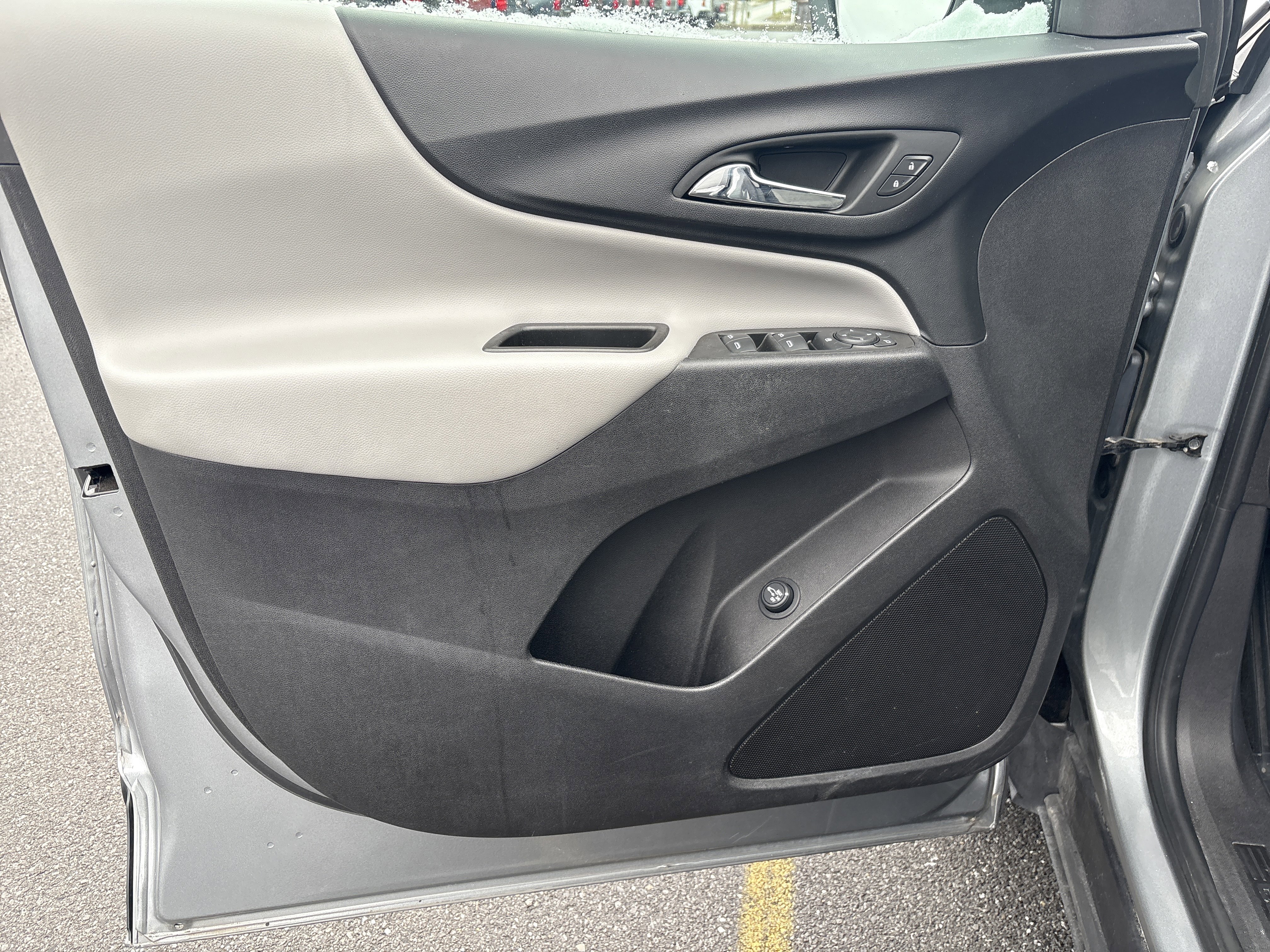 Used 2024 Chevrolet Equinox LT image 15