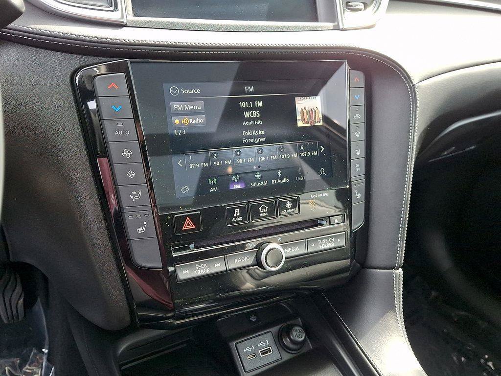 Used 2023 INFINITI QX50 Luxe AWD/4WD image 19
