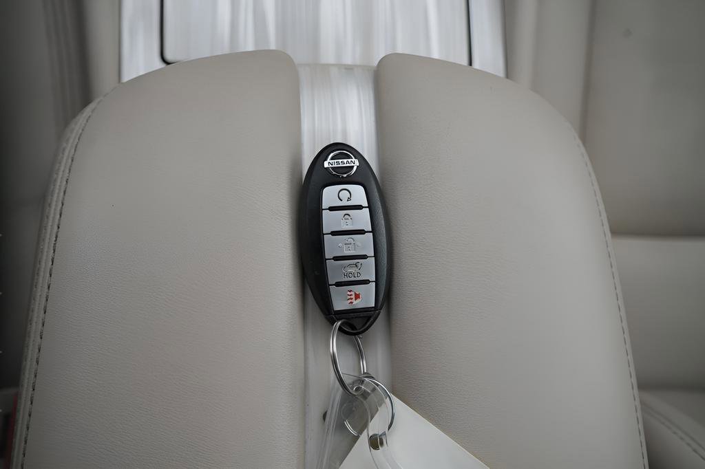 Used 2015 Nissan Murano Platinum w/ Platinum Technology Package FWD image 39
