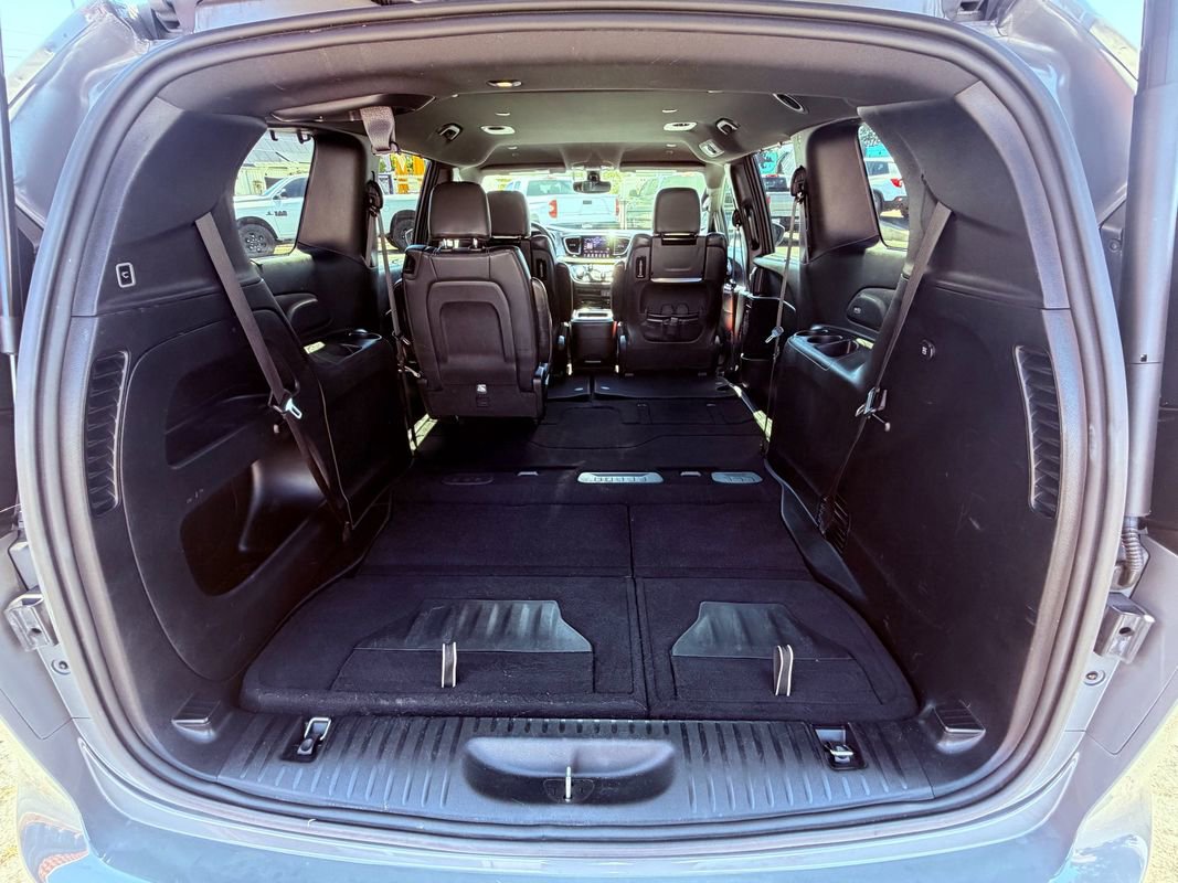 Used 2020 Chrysler Pacifica Touring-L Plus w/ S Appearance Package FWD image 22