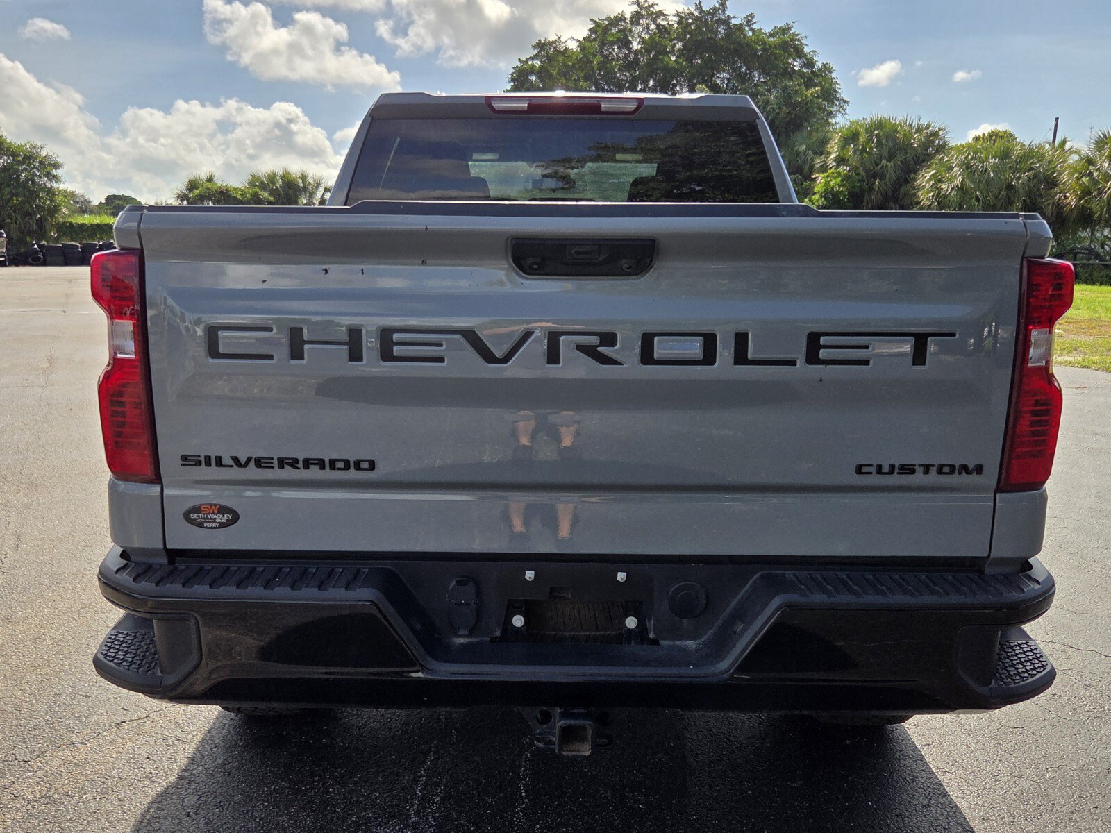 Used 2025 Chevrolet Silverado 1500 Custom Trail Boss w/ Dark Appearance Package AWD/4WD image 4